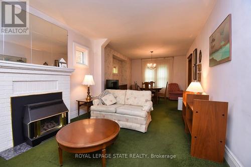 189 Edgemont Street S, Hamilton, ON - Indoor Photo Showing Living Room With Fireplace