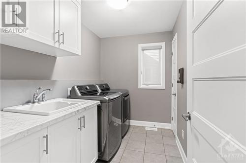 Main floor laundry room - 71 York Crossing, Russell, ON - Indoor Photo Showing Laundry Room