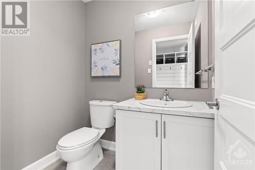 71 York Crossing, Russell, ON - Indoor Photo Showing Bathroom