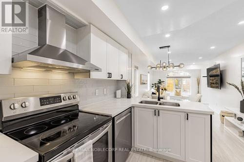 2 - 605 Shoreline Drive, Mississauga, ON - Indoor Photo Showing Kitchen With Double Sink With Upgraded Kitchen