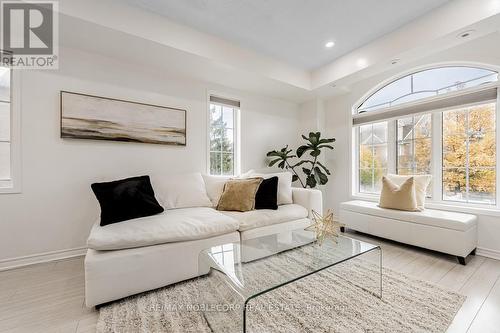 2 - 605 Shoreline Drive, Mississauga, ON - Indoor Photo Showing Living Room