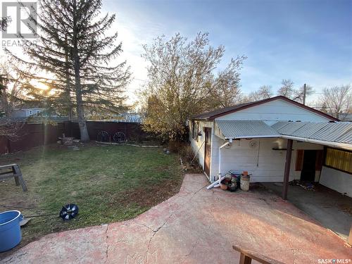 702 3Rd Avenue Nw, Swift Current, SK - Outdoor