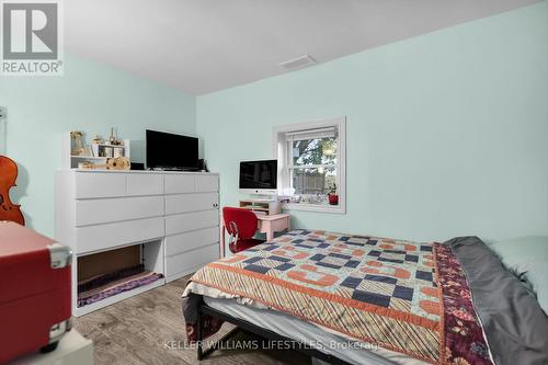 2624 Hamilton Road, Thames Centre, ON - Indoor Photo Showing Bedroom