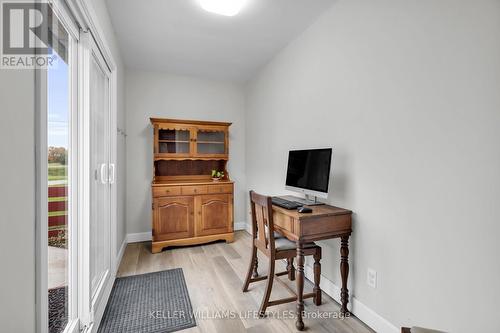 2624 Hamilton Road, Thames Centre, ON - Indoor Photo Showing Other Room