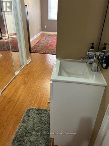 59Lower - 15 Old Colony Road, Richmond Hill, ON - Indoor Photo Showing Laundry Room