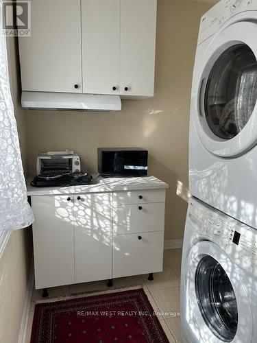 59Lower - 15 Old Colony Road, Richmond Hill, ON - Indoor Photo Showing Laundry Room