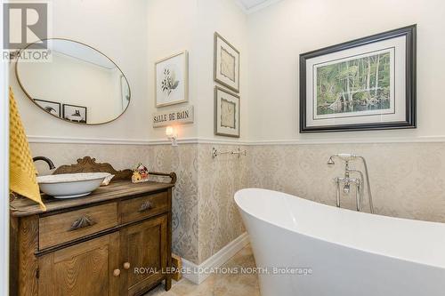 1035 Laidlaw Avenue, Gravenhurst, ON - Indoor Photo Showing Bathroom