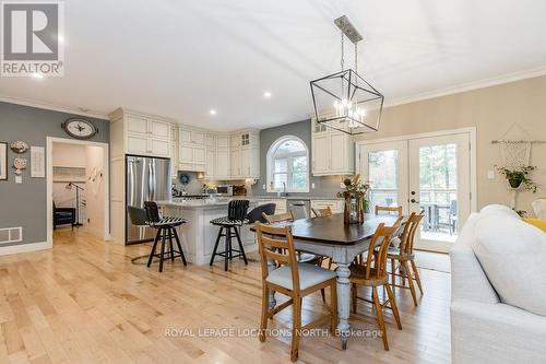 1035 Laidlaw Avenue, Gravenhurst, ON - Indoor Photo Showing Dining Room