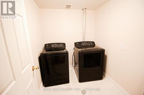 B2 - 2523 Sharon Crescent, Mississauga, ON - Indoor Photo Showing Laundry Room