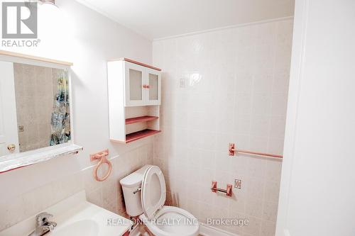 B2 - 2523 Sharon Crescent, Mississauga, ON - Indoor Photo Showing Bathroom