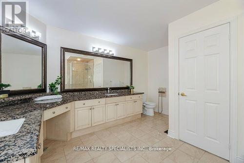 2 Belleville Drive, Brampton, ON - Indoor Photo Showing Bathroom