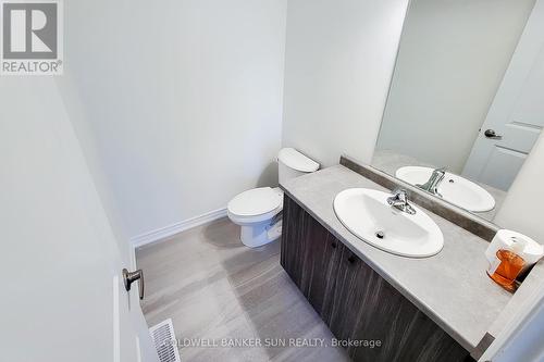 7 Roxanne Drive, Hamilton, ON - Indoor Photo Showing Bathroom