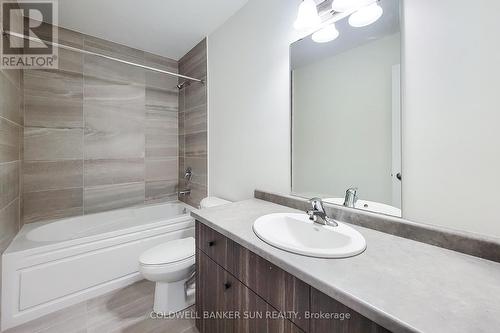 7 Roxanne Drive, Hamilton, ON - Indoor Photo Showing Bathroom