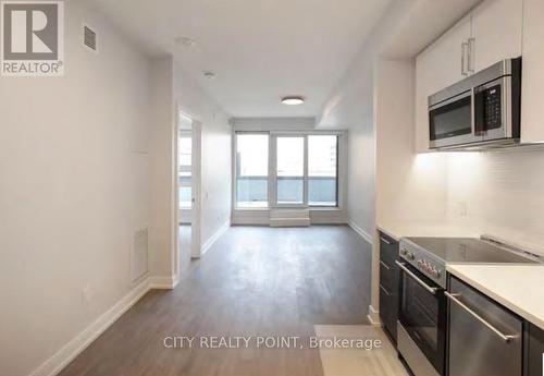 1010 - 2525 Bathurst Street, Toronto, ON - Indoor Photo Showing Kitchen