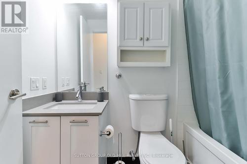 517 - 169 Fort York Boulevard, Toronto, ON - Indoor Photo Showing Bathroom