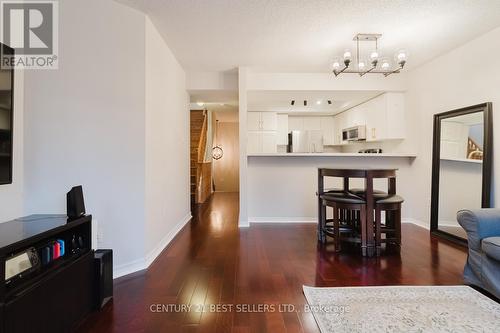 24 - 45 Bristol Road E, Mississauga, ON - Indoor Photo Showing Living Room