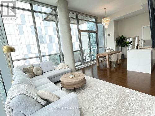 Lph3407 - 375 King Street W, Toronto, ON - Indoor Photo Showing Living Room