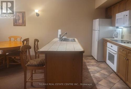 2326 - 90 Highland Drive, Oro-Medonte, ON - Indoor Photo Showing Kitchen With Double Sink