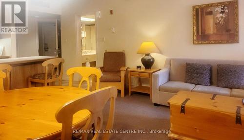 2326 - 90 Highland Drive, Oro-Medonte, ON - Indoor Photo Showing Dining Room