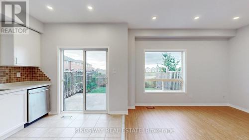 84 Abbotsbury Drive, Brampton, ON - Indoor Photo Showing Other Room