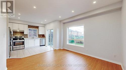 84 Abbotsbury Drive, Brampton, ON - Indoor Photo Showing Kitchen