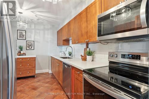 804 - 716 The West Mall, Toronto, ON - Indoor Photo Showing Kitchen With Upgraded Kitchen