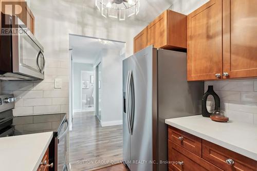 804 - 716 The West Mall, Toronto, ON - Indoor Photo Showing Kitchen