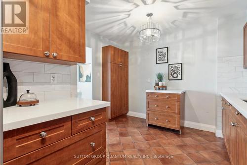 804 - 716 The West Mall, Toronto, ON - Indoor Photo Showing Kitchen