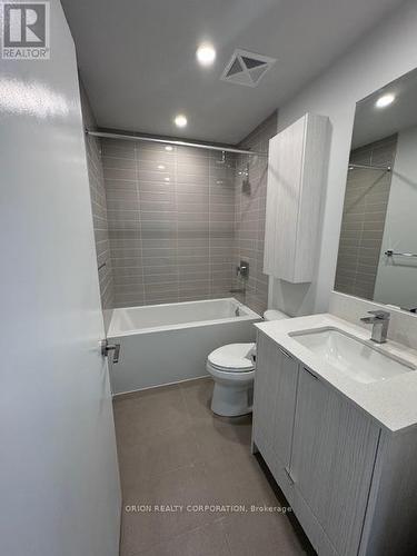 805 - 4130 Parkside Village Drive, Mississauga, ON - Indoor Photo Showing Bathroom