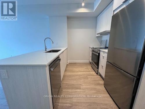 805 - 4130 Parkside Village Drive, Mississauga, ON - Indoor Photo Showing Kitchen With Stainless Steel Kitchen