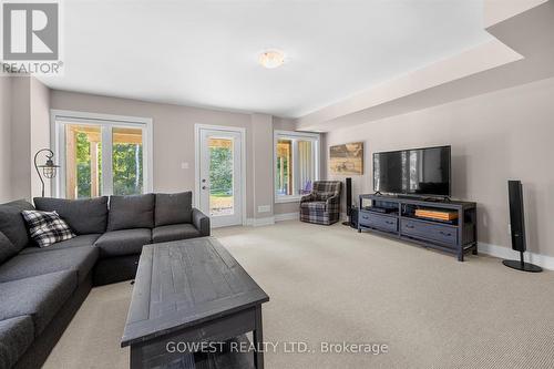 45 Rockmount Crescent, Gravenhurst, ON - Indoor Photo Showing Living Room