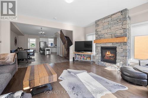 45 Rockmount Crescent, Gravenhurst, ON - Indoor Photo Showing Living Room With Fireplace