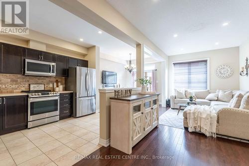 10 - 45 Seabreeze Crescent, Hamilton, ON - Indoor Photo Showing Kitchen With Stainless Steel Kitchen