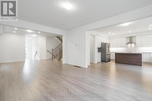 89 Berkely Street, Wasaga Beach, ON - Indoor Photo Showing Kitchen