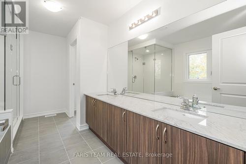 89 Berkely Street, Wasaga Beach, ON - Indoor Photo Showing Bathroom