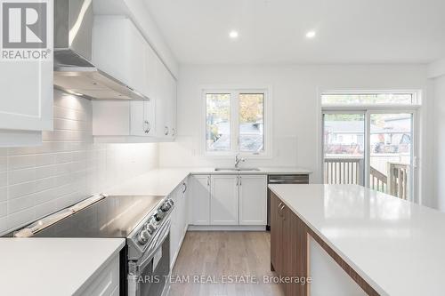 89 Berkely Street, Wasaga Beach, ON - Indoor Photo Showing Kitchen