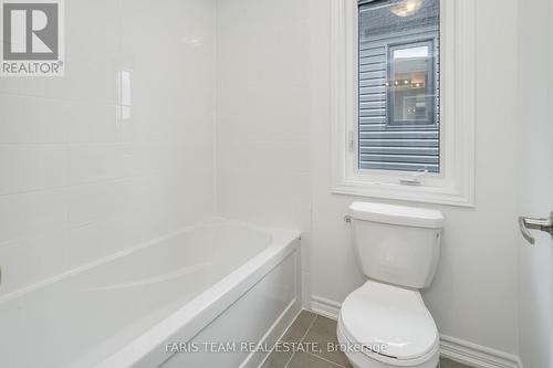 89 Berkely Street, Wasaga Beach, ON - Indoor Photo Showing Bathroom