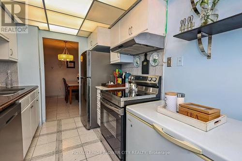 502 - 2645 Jane Street, Toronto, ON - Indoor Photo Showing Kitchen