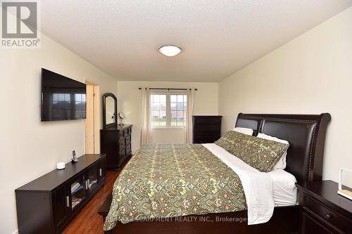 670 Lott Crescent, Milton, ON - Indoor Photo Showing Bedroom