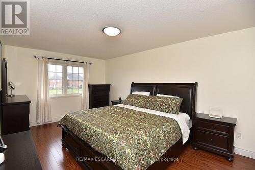 670 Lott Crescent, Milton, ON - Indoor Photo Showing Bedroom