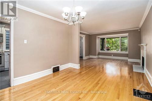 4 Middleton Drive, Ottawa, ON - Indoor