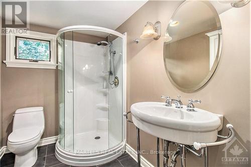 4 Middleton Drive, Ottawa, ON - Indoor Photo Showing Bathroom