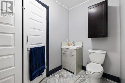 34 Strachan Street, Belleville, ON - Indoor Photo Showing Bathroom