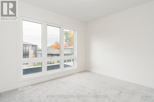 91 Berkely Street, Wasaga Beach, ON - Indoor Photo Showing Other Room