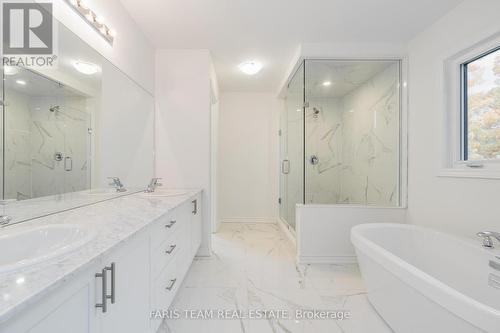 91 Berkely Street, Wasaga Beach, ON - Indoor Photo Showing Bathroom