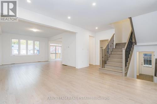 91 Berkely Street, Wasaga Beach, ON - Indoor Photo Showing Other Room