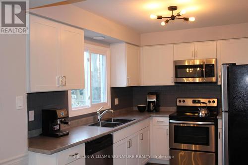 3235 Folkway Drive, Burlington, ON - Indoor Photo Showing Kitchen With Double Sink