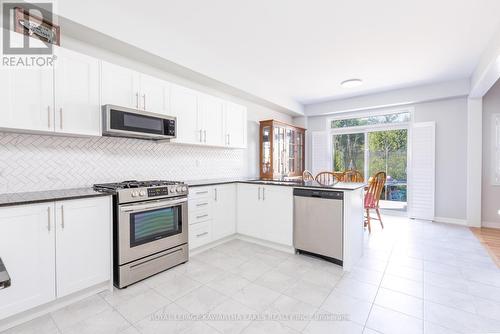 16 Cliff Thompson Court, Georgina (Sutton & Jackson'S Point), ON - Indoor Photo Showing Kitchen