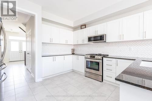 16 Cliff Thompson Court, Georgina (Sutton & Jackson'S Point), ON - Indoor Photo Showing Kitchen