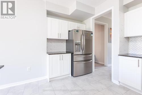 16 Cliff Thompson Court, Georgina (Sutton & Jackson'S Point), ON - Indoor Photo Showing Kitchen